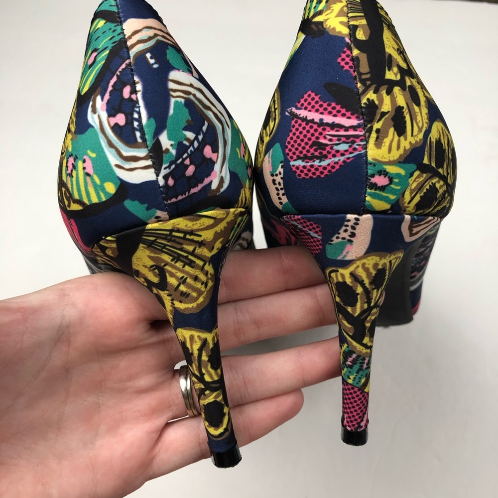 Floral Bow Pointed Toe Heels in Navy Multi - Picture 7 of 7